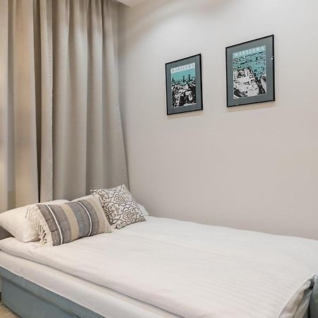 Twarda 14 - Elegant Apartment By Noclegi Renters Varsó Kültér fotó