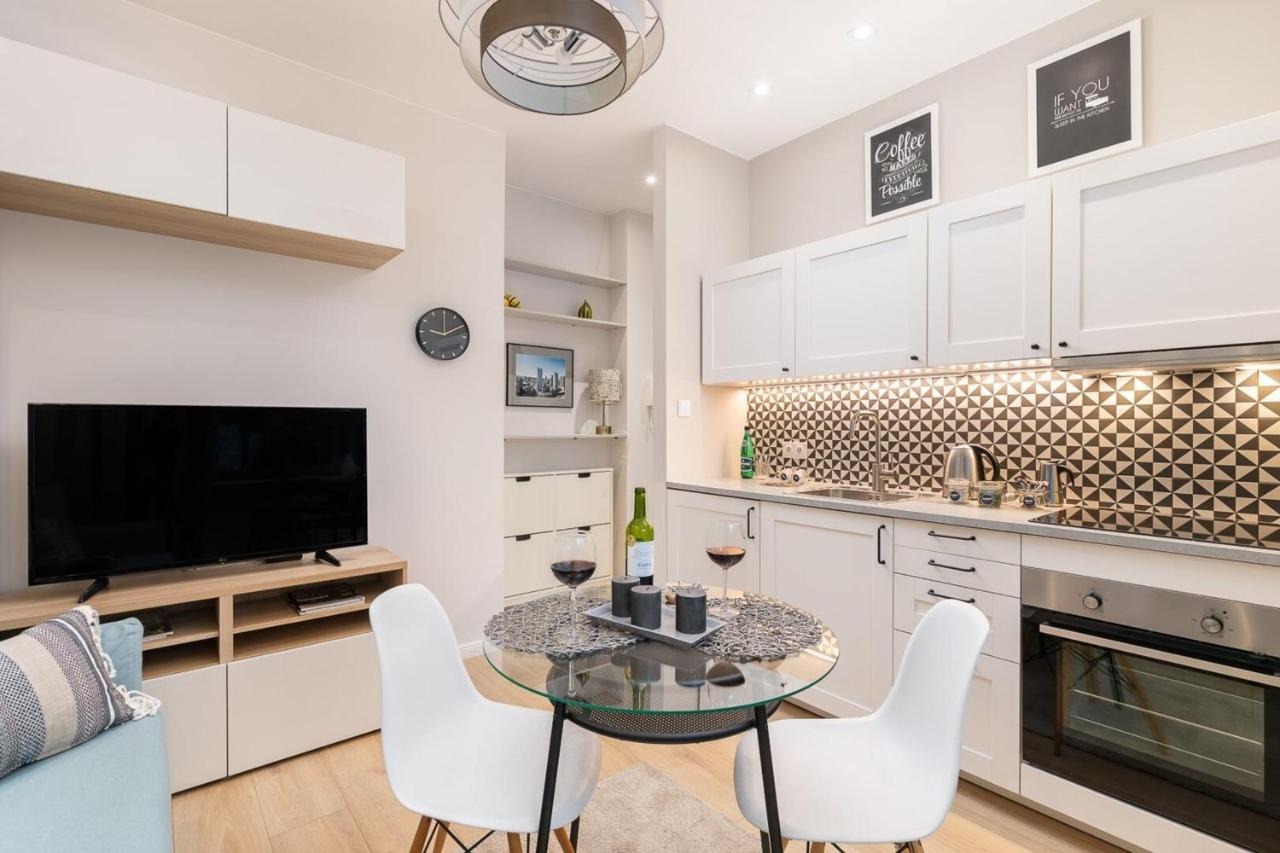 Twarda 14 - Elegant Apartment By Noclegi Renters Varsó Kültér fotó